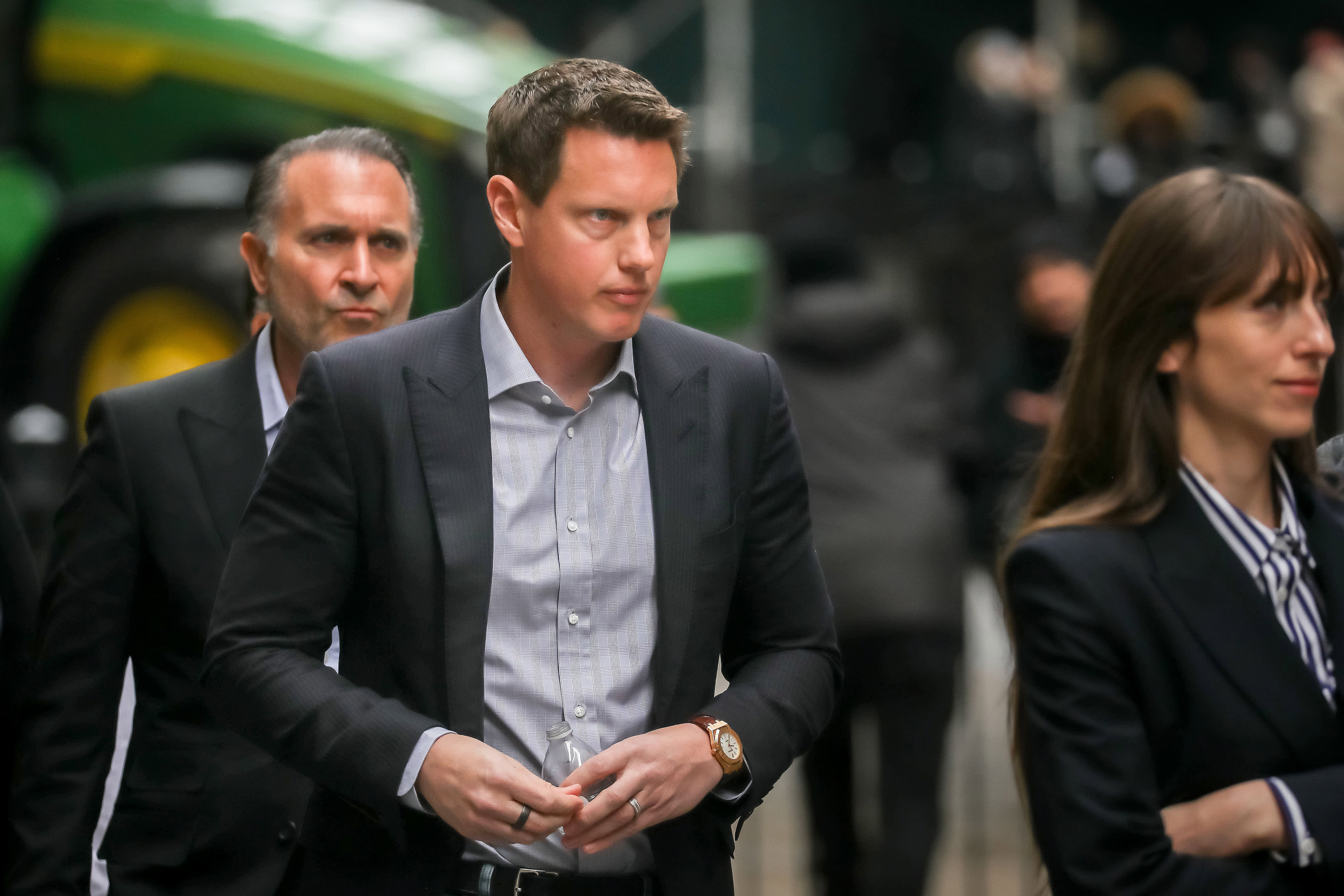 Paramount CEO's WBD Acquisition Stalls: Key Hurdles and What's Next