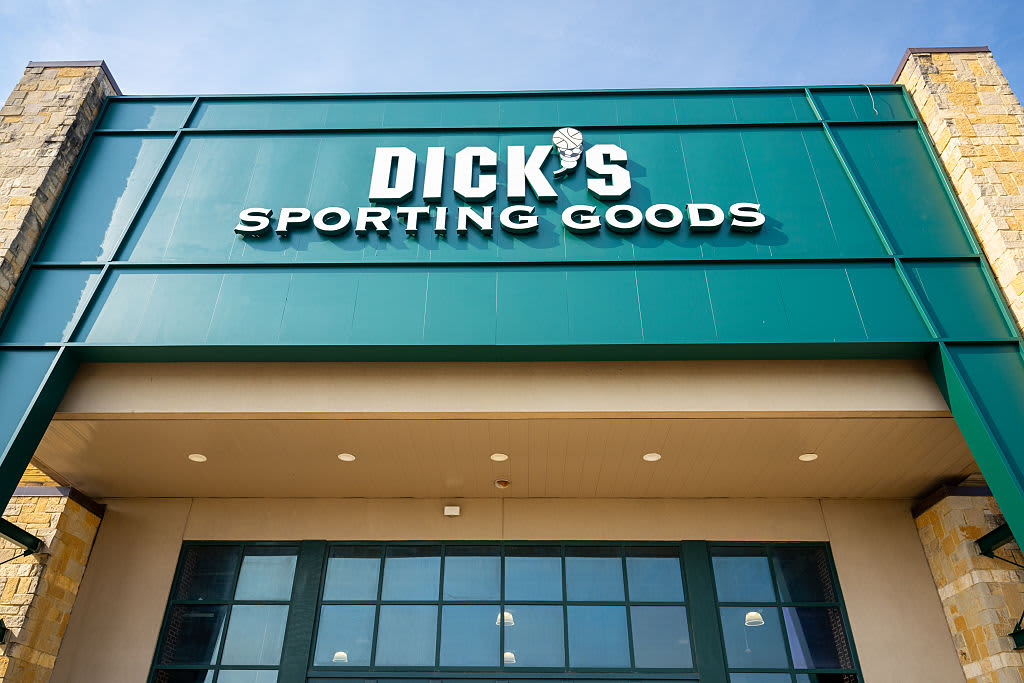 Why Dick's Sporting Goods Stock Crashed 30% on Foot Locker Woes