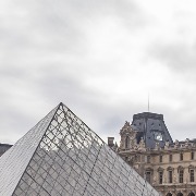 Louvre, Orsay Museums to Close on Oct 24 Amid Paris Protests