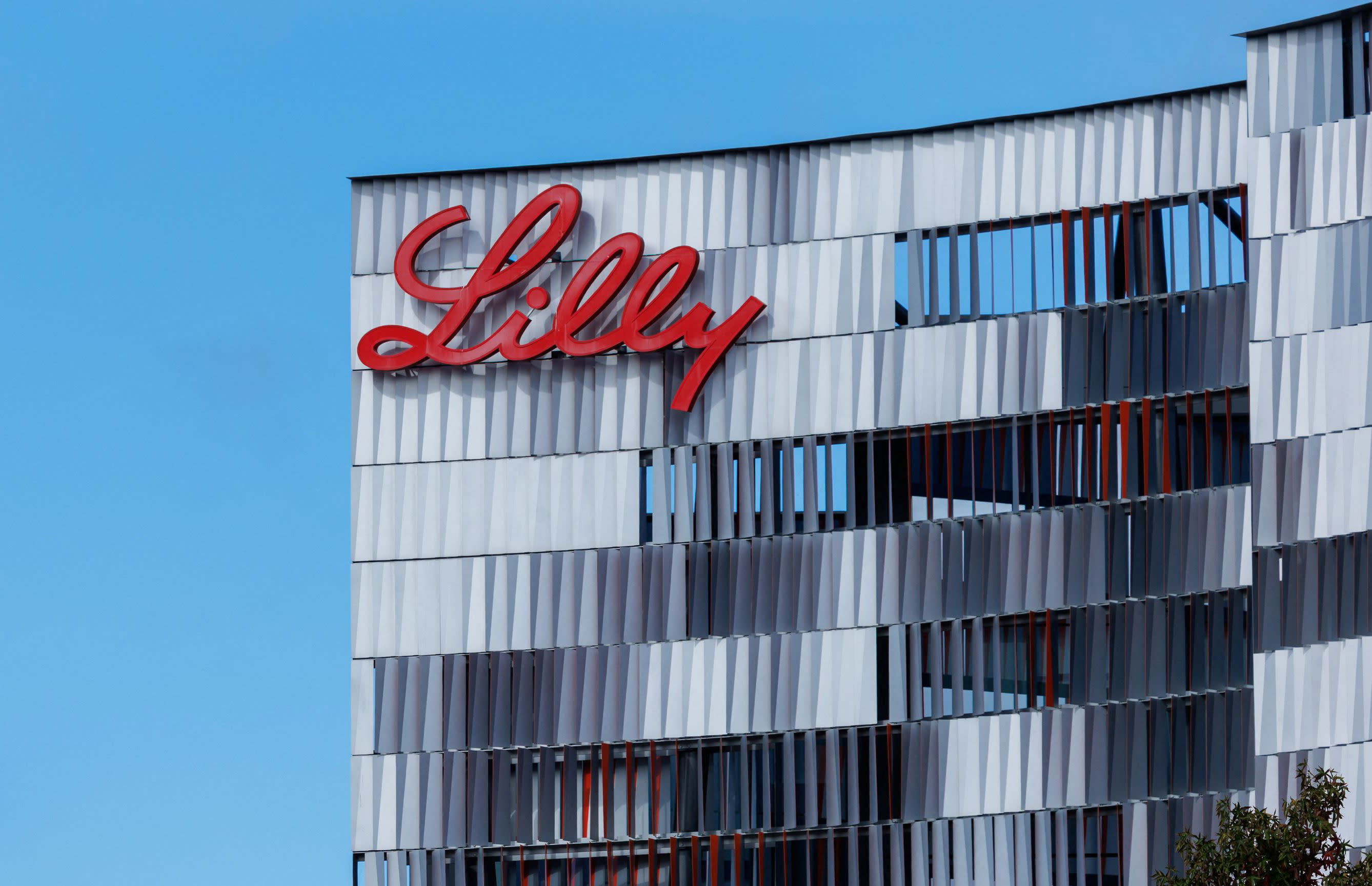 Eli Lilly Boosts Sales Outlook as Obesity Drugs Drive Growth