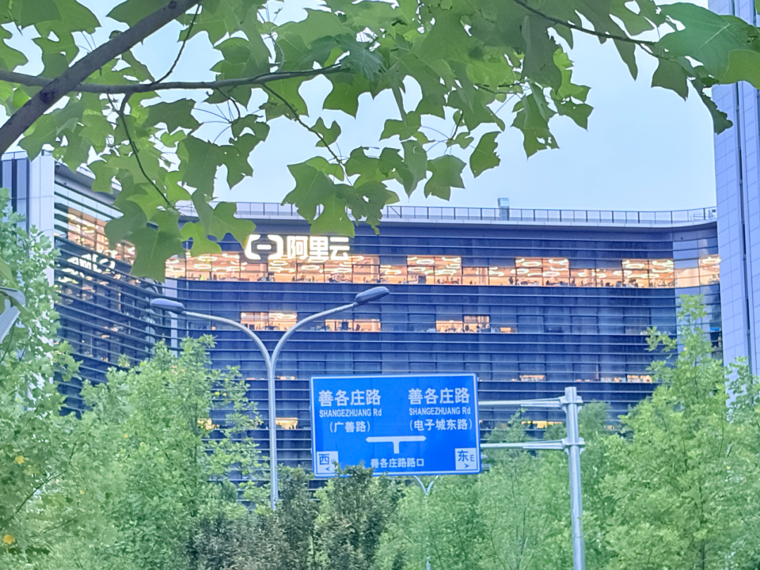 코드 리뷰 장면
